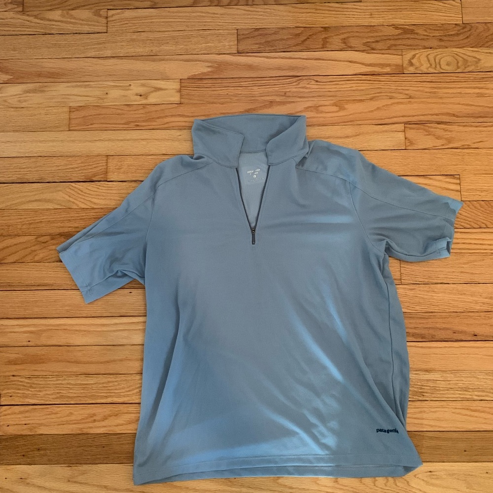 Men’s Patagonia Capilene - short sleeve 1/4 zip.